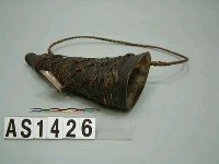 藏品(牛角酒容器)的圖片